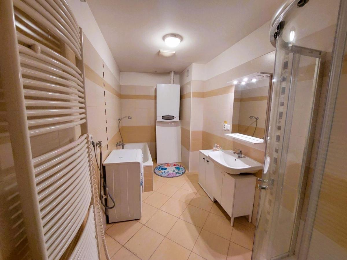 Prostorny Byt V Centru 3 Kk 80 M2 Hradec Králové Zewnętrze zdjęcie