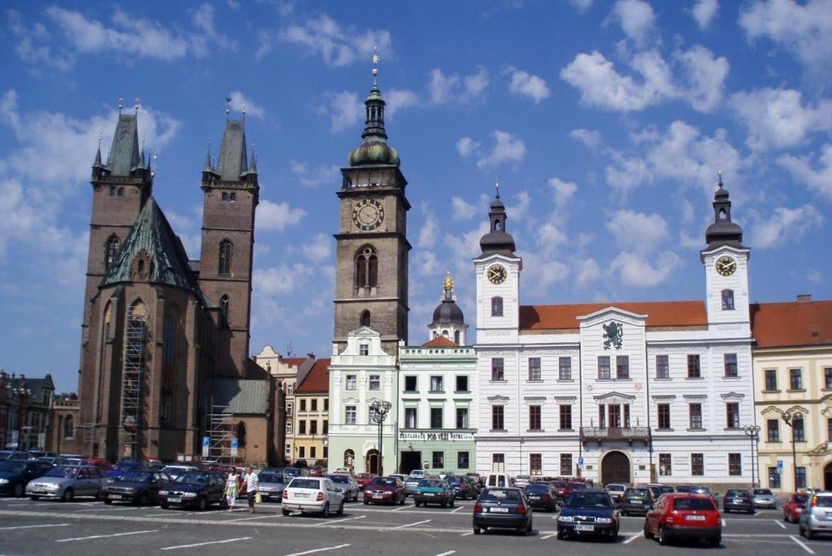 Prostorny Byt V Centru 3 Kk 80 M2 Hradec Králové Zewnętrze zdjęcie